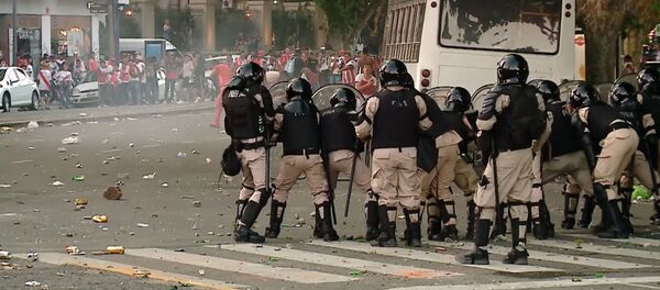 Caos y disturbios en Buenos Aires en vísperas de la final de la Copa Libertadores - Sputnik Mundo