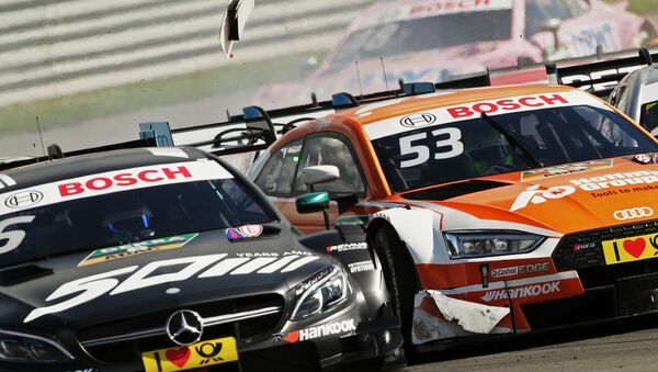 Una carrera de autos - Sputnik Mundo