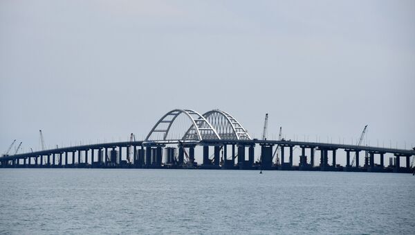 Puente de Crimea sobre el estrecho de Kerch - Sputnik Mundo