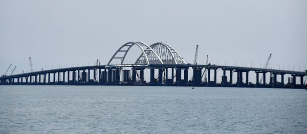 Puente de Crimea sobre el estrecho de Kerch - Sputnik Mundo