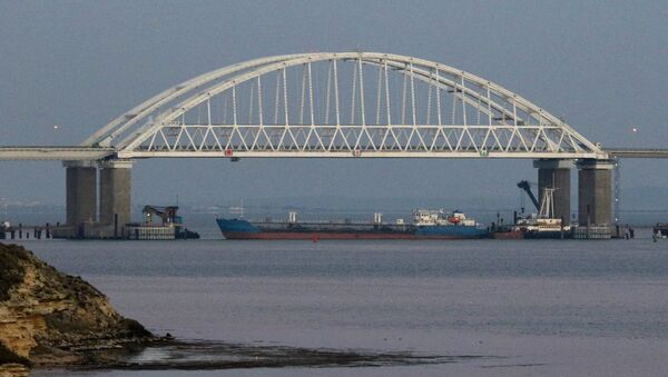 Puente de Crimea sobre el estrecho de Kerch - Sputnik Mundo