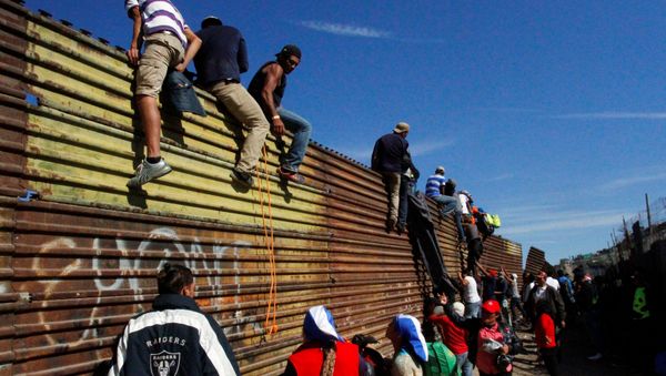 Los migrantes centroamericanos en la frontera de México con EEUU Los migrantes centroamericanos en la frontera de México con EEUU - Sputnik Mundo