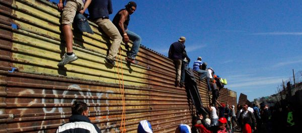 Los migrantes centroamericanos en la frontera de México con EEUU Los migrantes centroamericanos en la frontera de México con EEUU - Sputnik Mundo