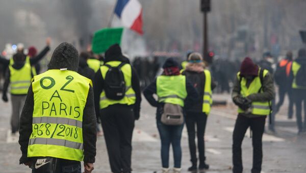 Las protestas de los 'chalecos amarillos' en Francia - Sputnik Mundo