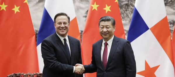 El presidente de Panamá, Juan Carlos Varela, y el presidente de China, Xi Jinping - Sputnik Mundo