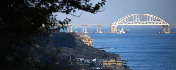 Puente de Crimea sobre el estrecho de Kerch - Sputnik Mundo
