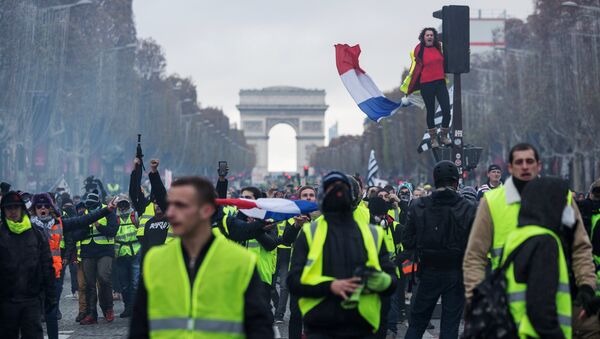 Las protestas de los chalecos amarillos en Francia - Sputnik Mundo