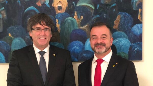 Expresidente catalán, Carles Puigdemont, y consejero de Acción Exterior de la Generalitat, Alfred Bosch - Sputnik Mundo