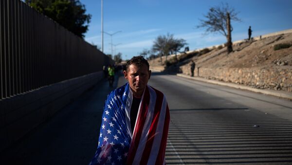 Un migrante centroamericano en México - Sputnik Mundo