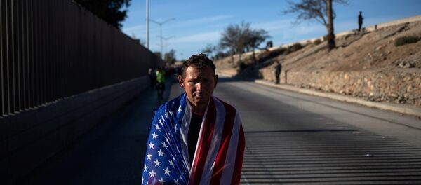 Un migrante centroamericano en México - Sputnik Mundo
