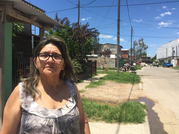 Eliana Silva en el Barrio Independencia de José León Suárez, partido de San Martín, Buenos Aires, Argentina Eliana Silva en el Barrio Independencia de José León Suárez, partido de San Martín, Buenos Aires, Argentina - Sputnik Mundo