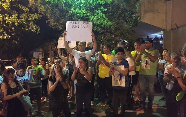 Manifestatnes piden justicia por seres queridos muertos por la inseguridad Manifestatnes piden justicia por seres queridos muertos por la inseguridad - Sputnik Mundo