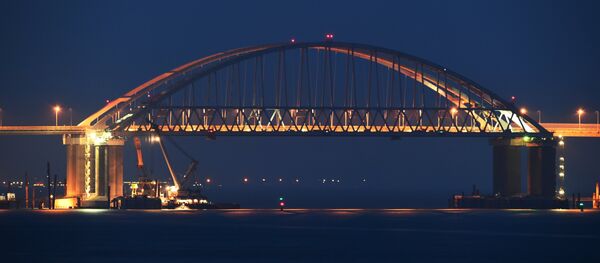 Puente de Crimea sobre el estrecho de Kerch - Sputnik Mundo