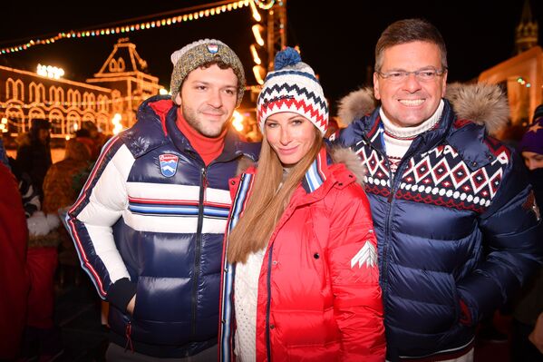 La pista de hielo más importante de Moscú abre sus puertas en la Plaza Roja - Sputnik Mundo