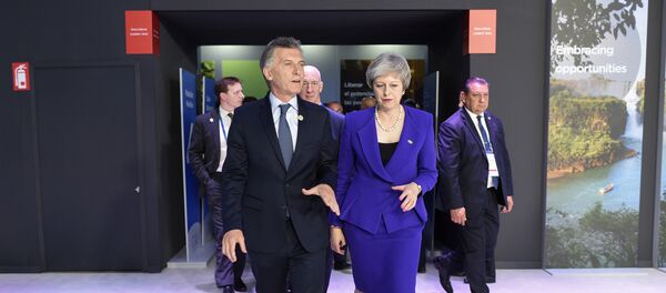 Mauricio Macri y Theresa May durante la cumbre del G20 en Buenos Aires - Sputnik Mundo