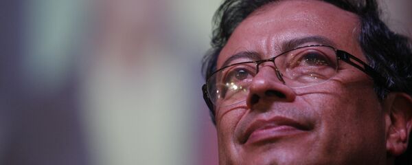 Gustavo Petro, senador colombiano de izquierda - Sputnik Mundo