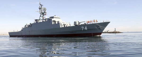 El destructor iraní Sahand navega en aguas del Golfo Pérsico, archivo - Sputnik Mundo