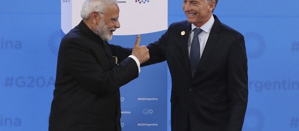 Narendra Modi, primer ministro de la India, y Mauricio Macri, presidente de Argentina - Sputnik Mundo