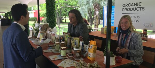 Los productores locales muestran sus alimentos - Sputnik Mundo