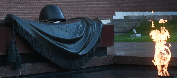 El memorial de la Tumba del Soldado Desconocido en Moscú - Sputnik Mundo