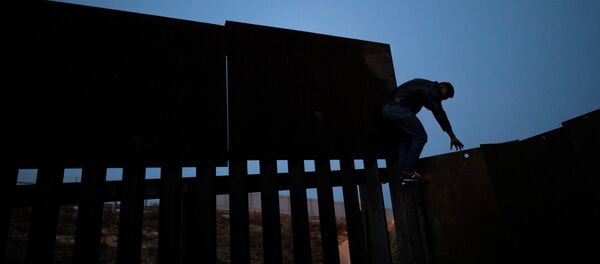 Migración irregular en la frontera entre México y EEUU - Sputnik Mundo