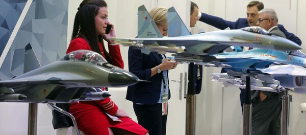 Egipto 'se arma' hasta los dientes con una enorme exposición militar - Sputnik Mundo