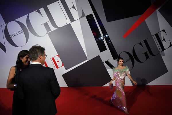 Las artistas más bellas de Rusia celebran los 20 años de Vogue en el país - Sputnik Mundo