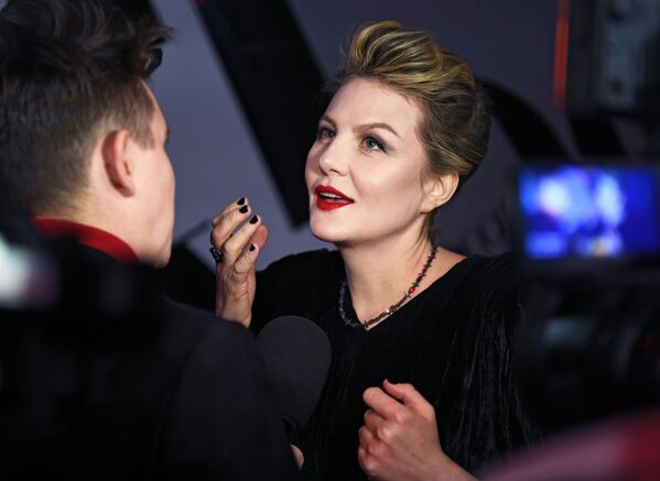 Las artistas más bellas de Rusia celebran los 20 años de Vogue en el país - Sputnik Mundo