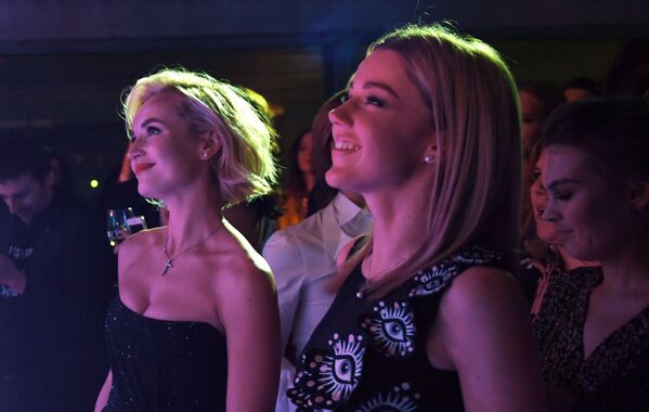 Las artistas más bellas de Rusia celebran los 20 años de Vogue en el país - Sputnik Mundo