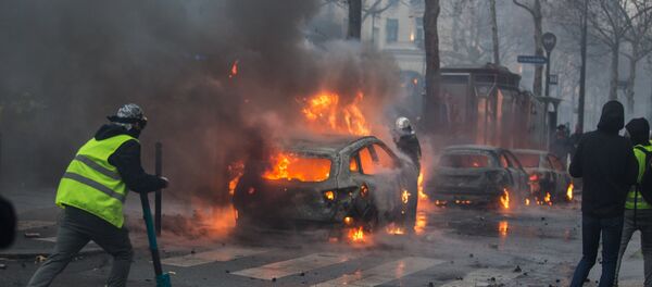 Las protestas de los chalecos amarillos en Francia - Sputnik Mundo