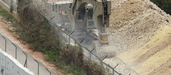 Vehículos israelíes durante la operación en la frontera entre Israel y Líbano - Sputnik Mundo