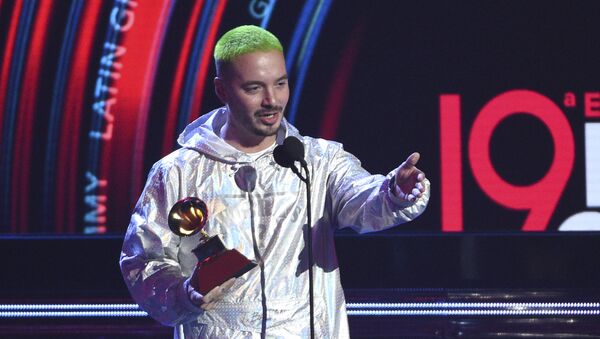 J Balvin - Sputnik Mundo