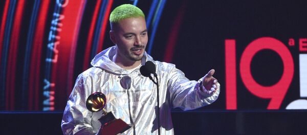 J Balvin - Sputnik Mundo