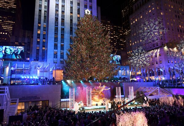 Árbol de Navidad del Rockefeller Center, en Nueva York - Sputnik Mundo