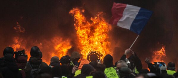 Las protestas de 'chalecos amarillos' en París, Francia - Sputnik Mundo