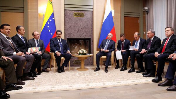 El presidente de Venezuela, Nicolás Maduro, y el presidente de Rusia, Vladímir Putin, durante las negociaciones en Moscú - Sputnik Mundo