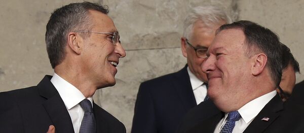 Jens Stoltenberg, secretario general de la OTAN, y Mike Pompeo, secretario de Estado de EEUU - Sputnik Mundo