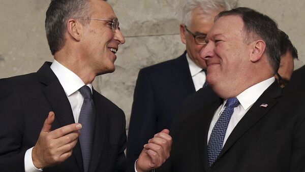 Jens Stoltenberg, secretario general de la OTAN, y Mike Pompeo, secretario de Estado de EEUU - Sputnik Mundo