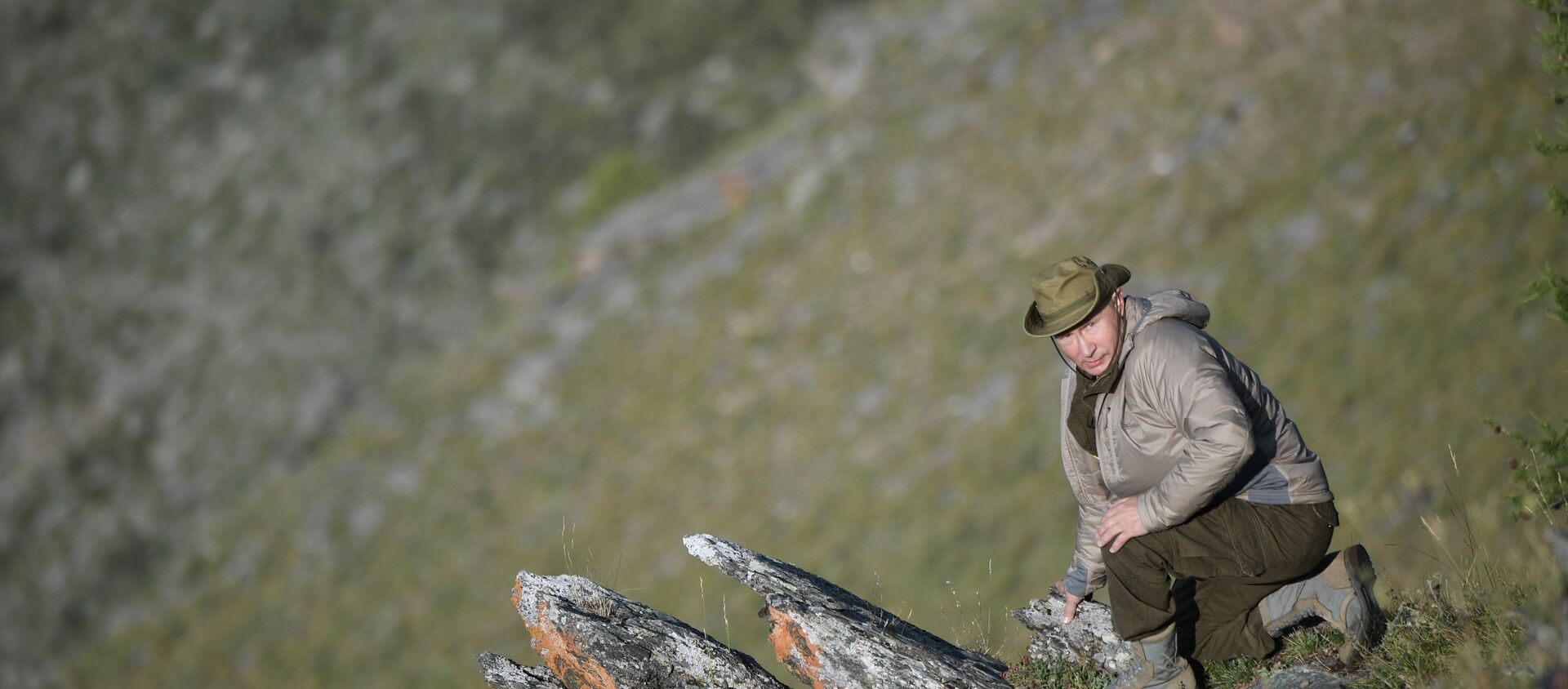 Vladimir Putin, presidente de Rusia, durante sus vacaciones en la región siberiana de Tuva (Rusia), julio de 2018 - Sputnik Mundo, 1920, 08.12.2018