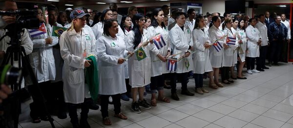Médicos cubanos (Archivo) - Sputnik Mundo