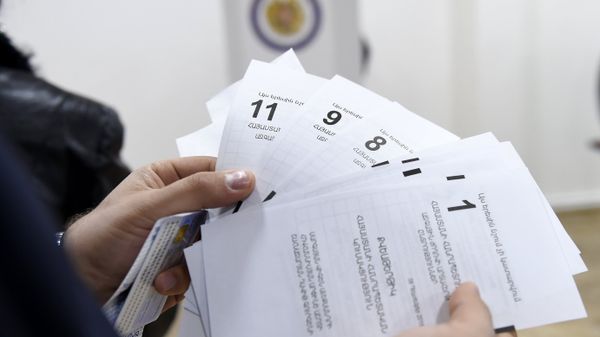 Elecciones parlamentarias en Armenia Elecciones parlamentarias en Armenia - Sputnik Mundo