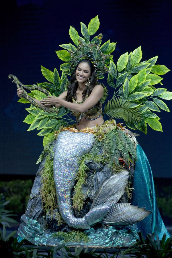 Espléndido desfile de trajes nacionales en el concurso Miss Universo 2018 - Sputnik Mundo