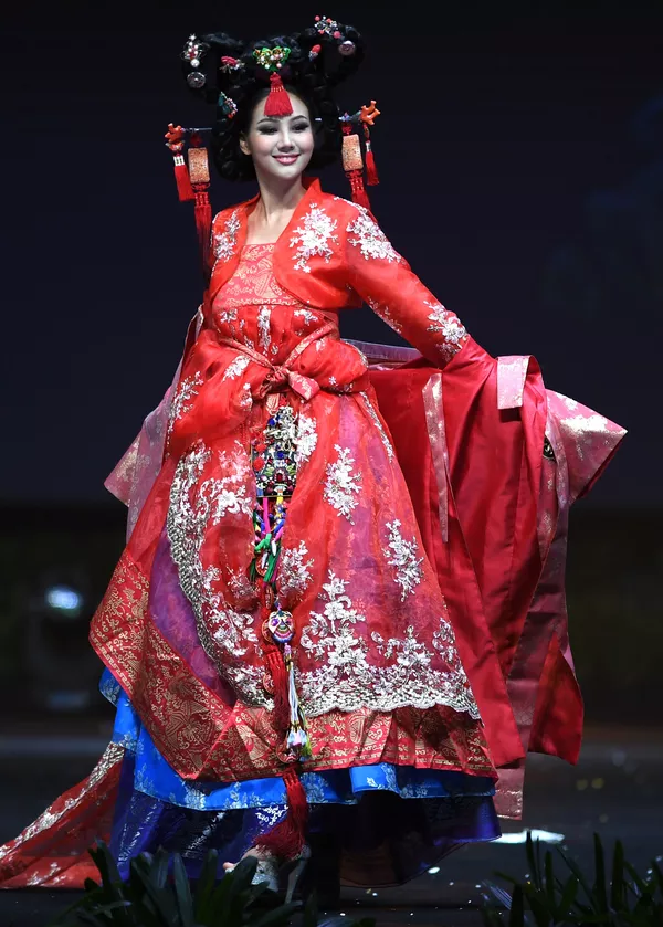 Espléndido desfile de trajes nacionales en el concurso Miss Universo 2018 Espléndido desfile de trajes nacionales en el concurso Miss Universo 2018 - Sputnik Mundo