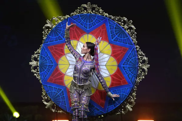 Espléndido desfile de trajes nacionales en el concurso Miss Universo 2018 Espléndido desfile de trajes nacionales en el concurso Miss Universo 2018 - Sputnik Mundo