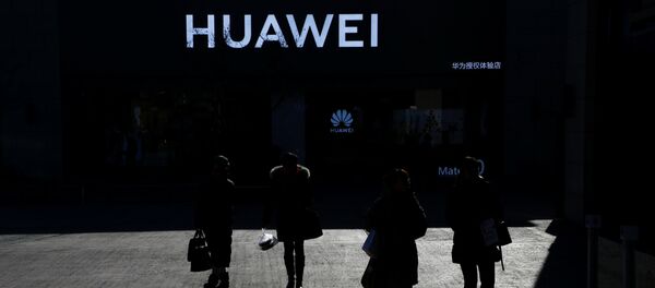 Una tienda de Huawei en Pekín - Sputnik Mundo