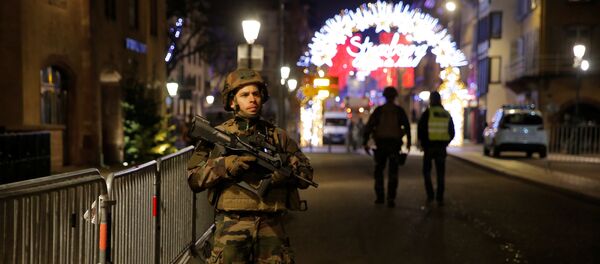 Policía en el lugar del tiroteo en Estrasburgo Policía en el lugar del tiroteo en Estrasburgo - Sputnik Mundo
