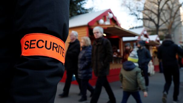 Un mercado navideño en París, Francia - Sputnik Mundo