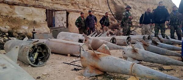 El Ejército sirio asegura que durante los últimos meses de 2018 se están encontrando al sur de Siria muchos almacenes como este - Sputnik Mundo