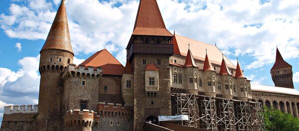 Castillo de Corvino o castillo de Hunyad en Rumania - Sputnik Mundo