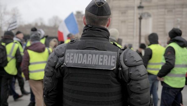 Protestas de los 'chalecos amarillos' en París - Sputnik Mundo